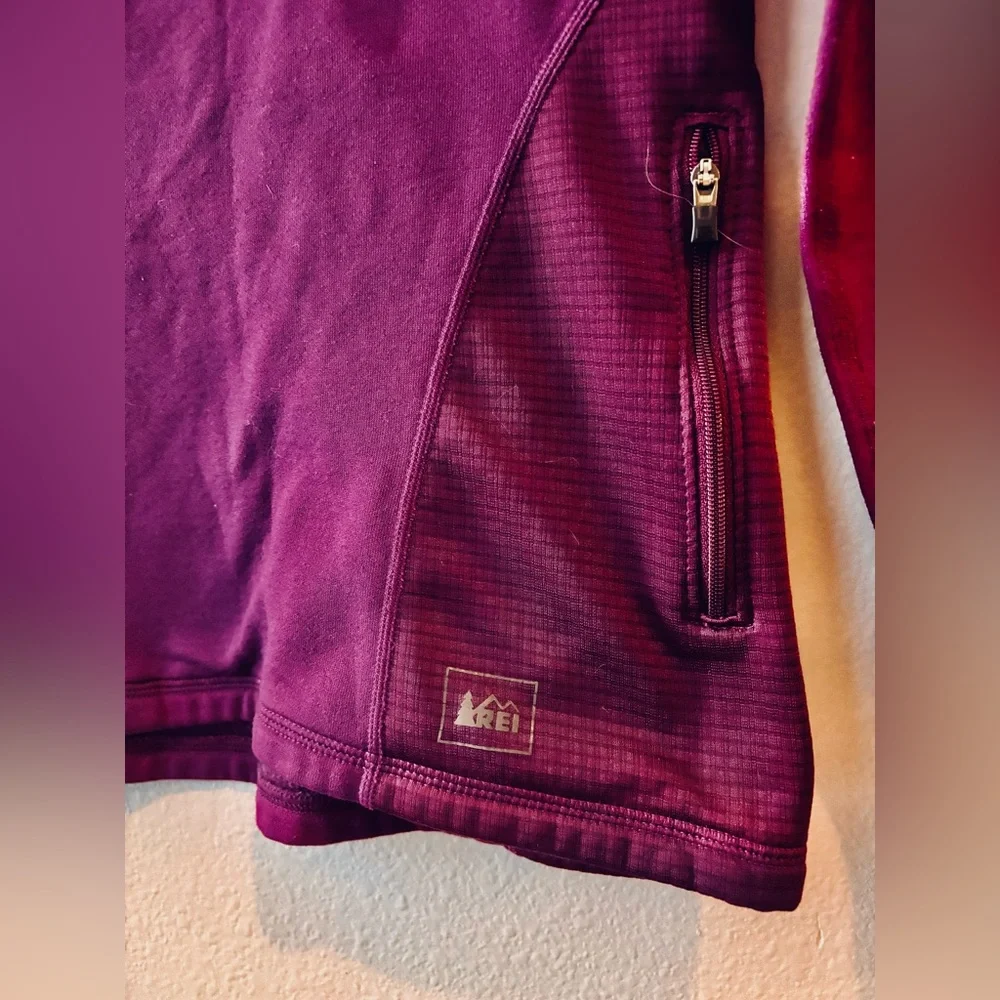 REI Women's Plum Quarter-Zip Fleece - Picture 8 of 9